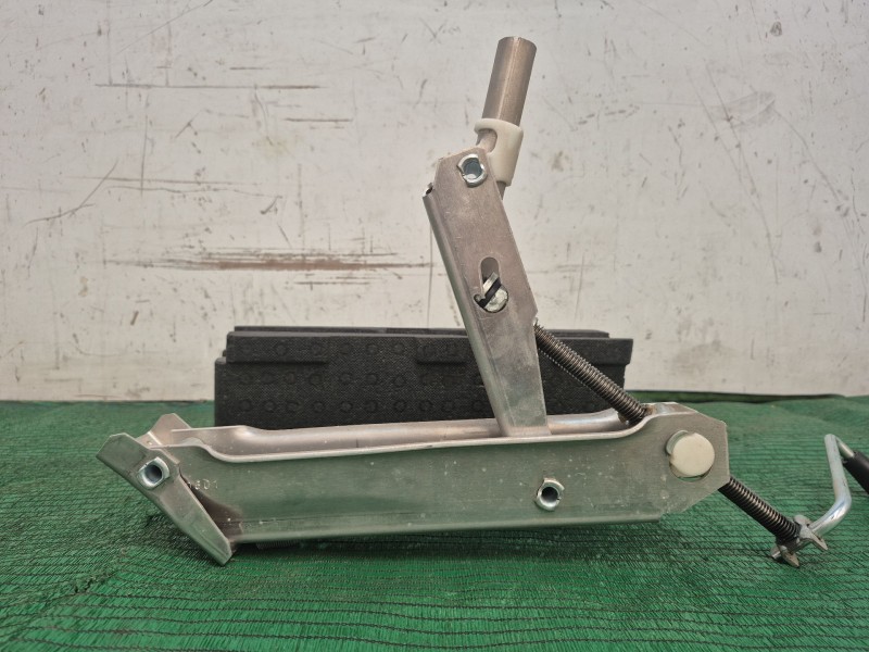 Recambio de gato para » otros... sin categoria   referencia OEM IAM 8Z0011031A 8Z0011031A 8Z0011031A